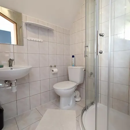 בית אירוח Jar *